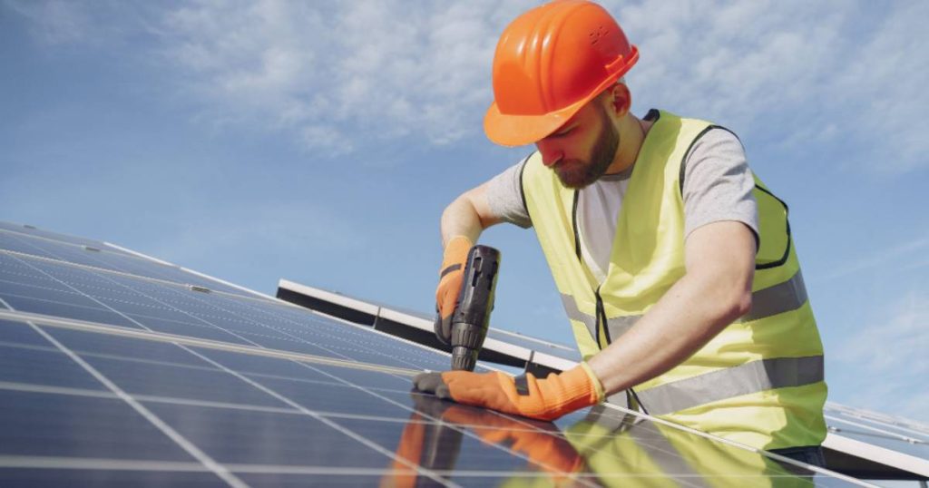 Step-by-step Guide To Repairing Solar Panels